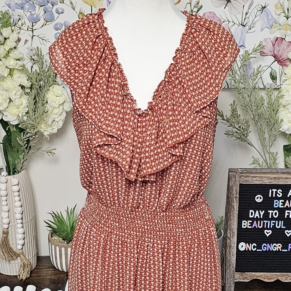 MAX STUDIO | TIRED RUFFLE SLEEVLESS DRESS - Picture 5 of 16